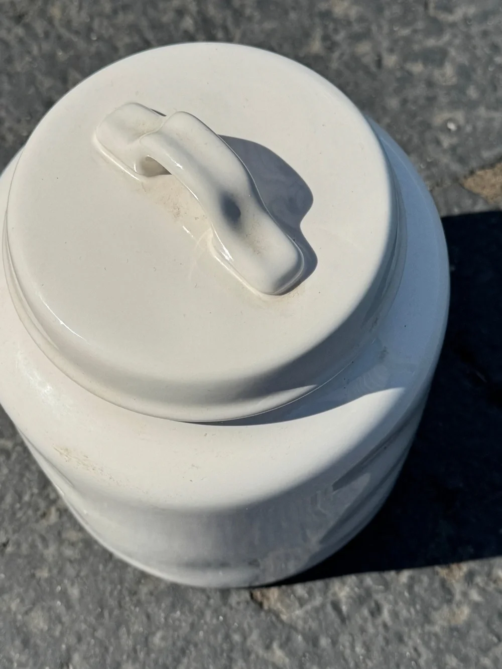 Mom's Kitchen White Ceramic Canister with Lid. Cookie Jar